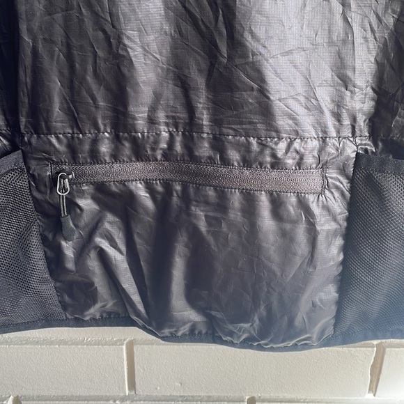 H&M Move | NWOT Black Vest - Picture 6 of 7